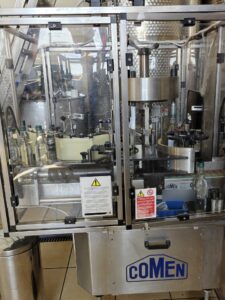 Ετικετέζα COMEN με αστέρες Bottleneck, συνολική άποψη του μηχανήματος
